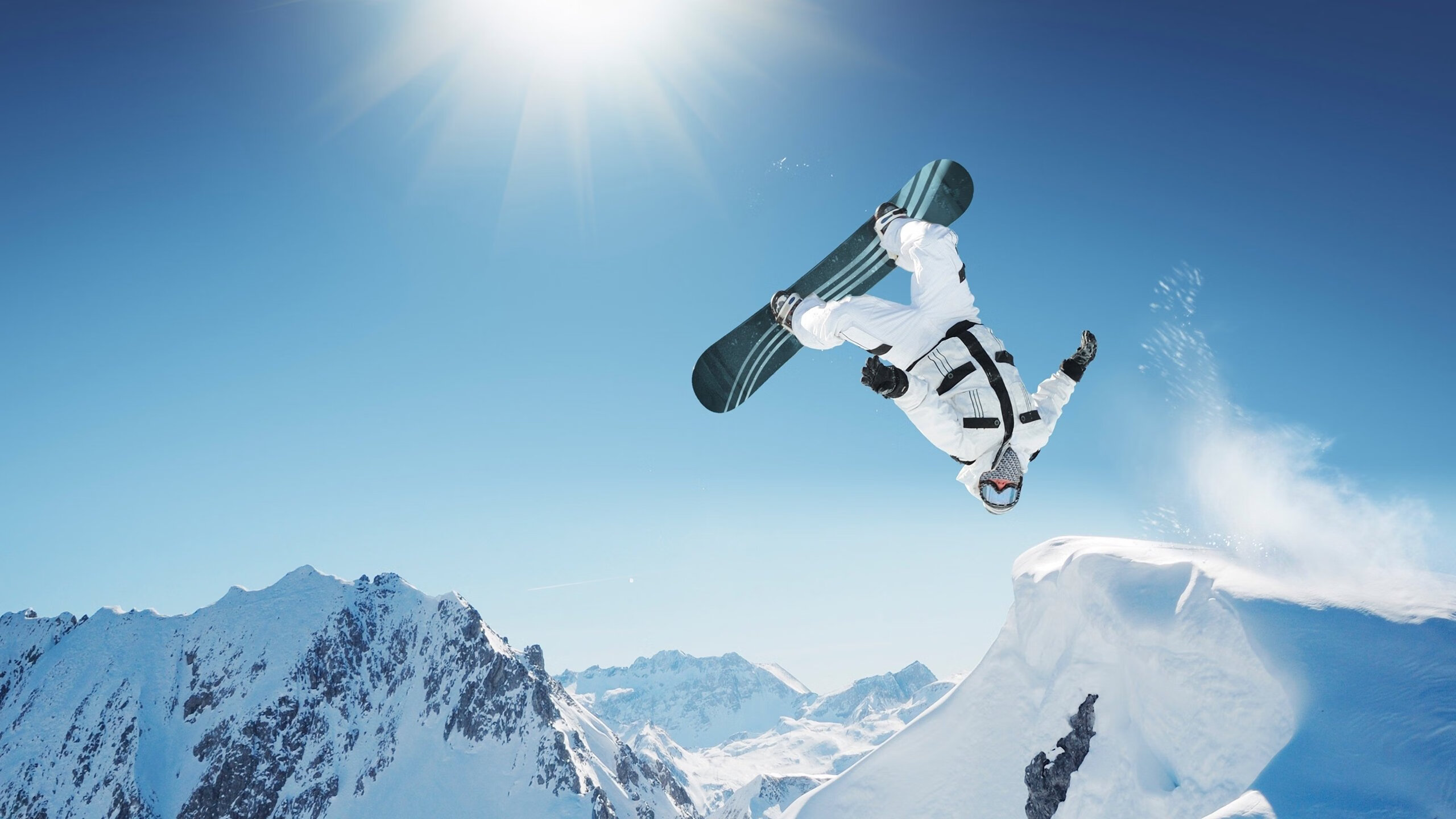 “赛场花絮：运动员的场下趣味生活”，比赛场上的运动员