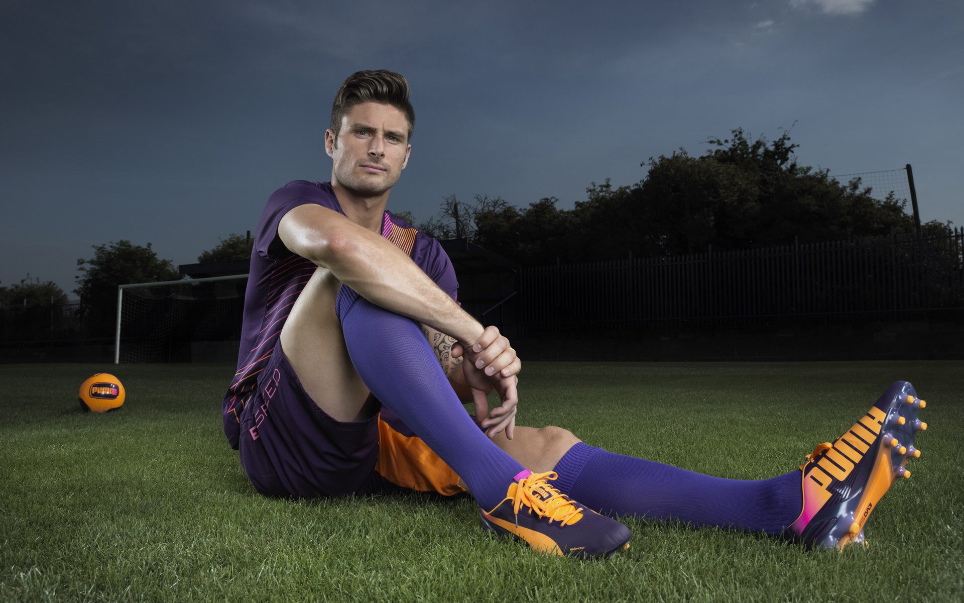 中外足球交流活动频繁，促进互学互鉴，中西方传统足球文化比较