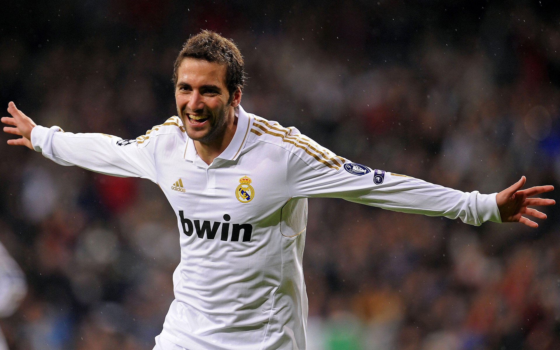 冬奥足球项目引热议，墨西哥球迷打出“冰上斗士”横幅，墨西哥冬奥会